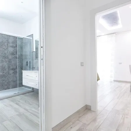 公寓 Sorrentovibes - New & Stylish Two Bedroom With Balconies