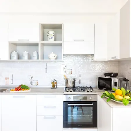 公寓 Sorrentovibes - New & Stylish Two Bedroom With Balconies *