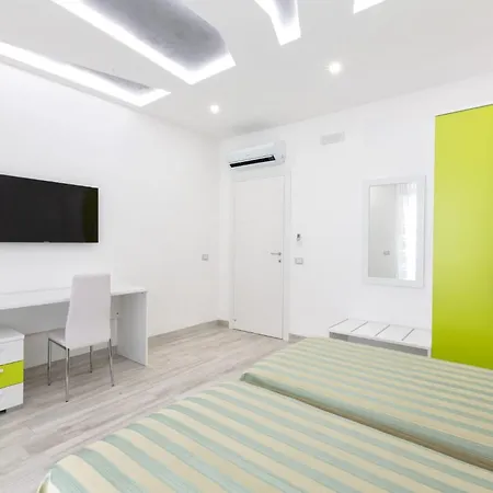 アパート Sorrentovibes - New & Stylish Two Bedroom With Balconies *