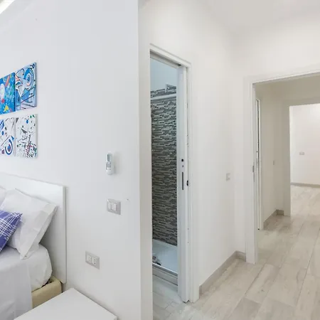 アパート Sorrentovibes - New & Stylish Two Bedroom With Balconies