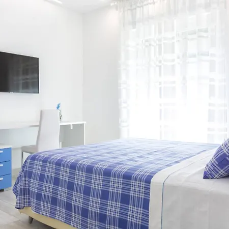 Sorrentovibes - New & Stylish Two Bedroom With Balconies *