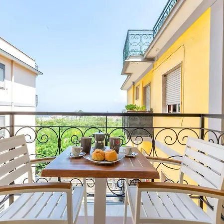 Sorrentovibes - New & Stylish Two Bedroom With Balconies アパート *