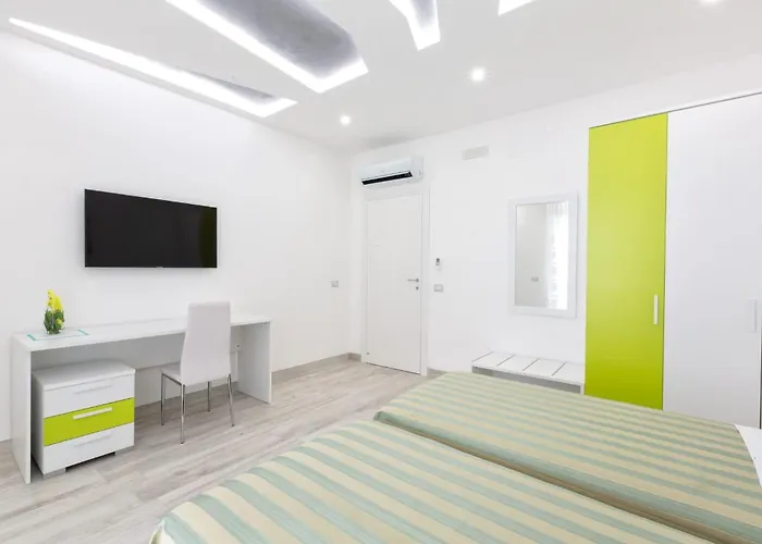 Apartmán Sorrentovibes - New & Stylish Two Bedroom With Balconies *