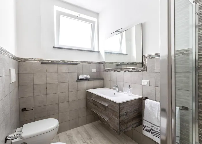 Sorrentovibes - New & Stylish Two Bedroom With Balconies דירה סורנטו