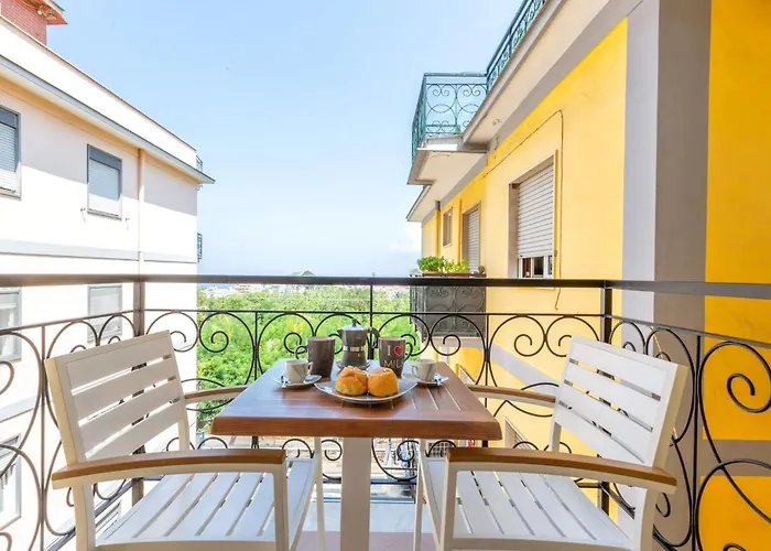 Sorrentovibes - New & Stylish Two Bedroom With Balconies Apartmán *
